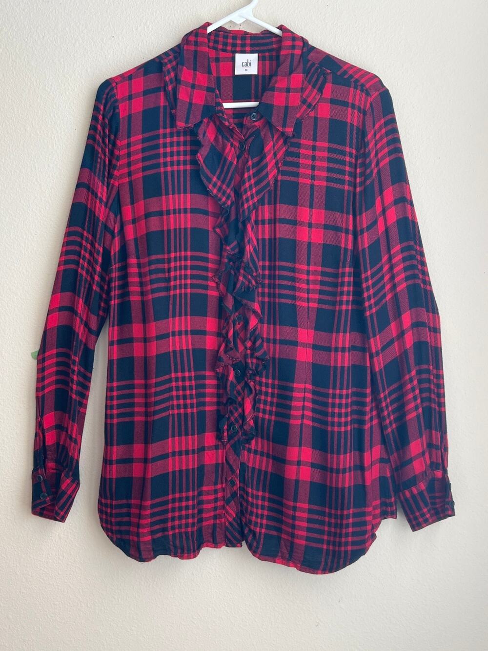Cabi Red Black Tartan Plaid Ruffle Front Shirt Tail Hem Rayon Blouse Medium